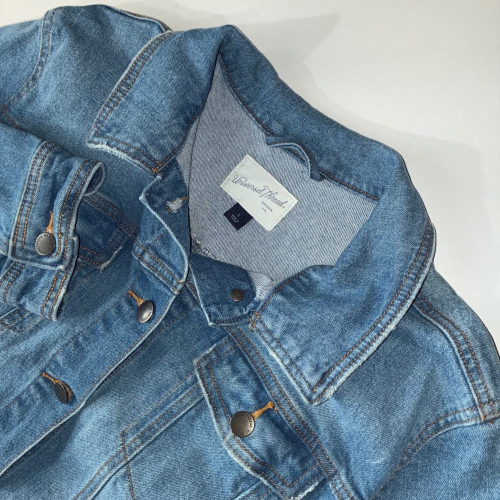 Universal Thread Women's Denim Jacket Large Blue Button Front Jean Jacket